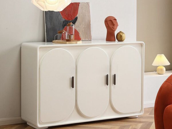 كونسول جانبي بتصميم إيطالي بسيط