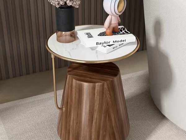 طاولة جانبية بتصميم برفين شيك