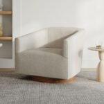 كرسي منفرد بتصميم بسيط