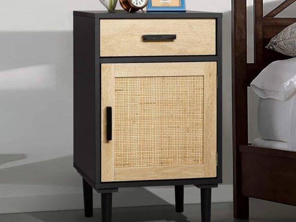 طاولة غرف نوم خشبية