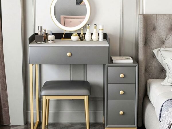 تسريحة مميزة مع مقعد أنيق