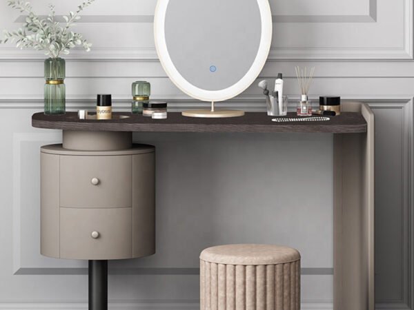 تسريحة خشبية مميزة بمرأة