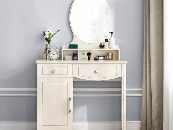 تسريحة بخزانة بتصميم بسيط