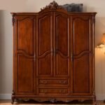 خزانة ملابس بتصميم ملكي