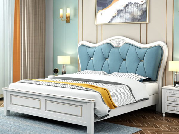 سرير مودرن بمساحة تخزين واسعة