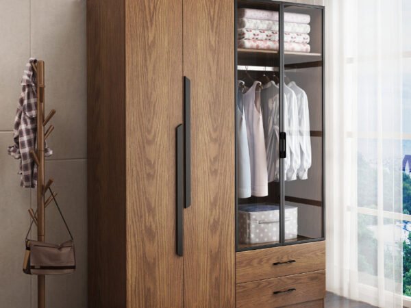 دولاب ملابس كلاسيكي بباب زجاجي