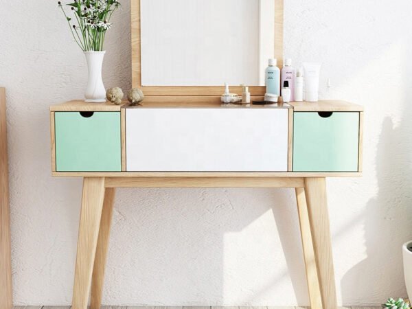 تسريحة حديثة مزودة بمرآة متحركة