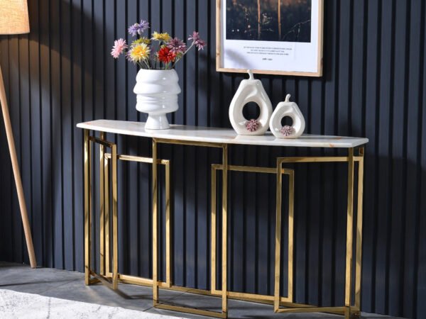 كونسول بتصميم مميز