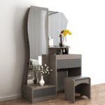 تسريحة شيك بمرأة كبيرة مع مقعد