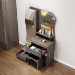 ⁦تسريحة شيك بمرأة كبيرة مع مقعد⁩ - الصورة ⁦2⁩