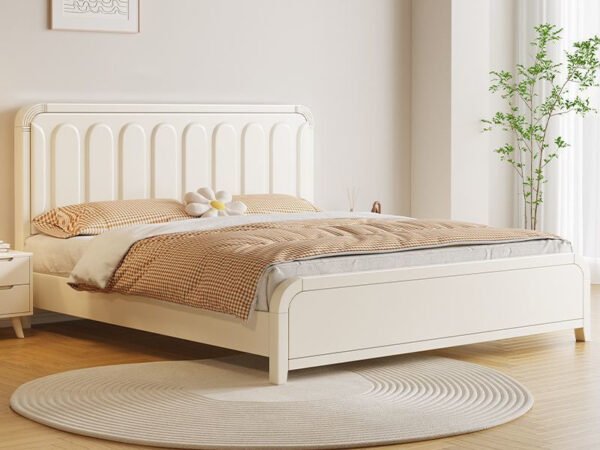 سرير خشب ابيض