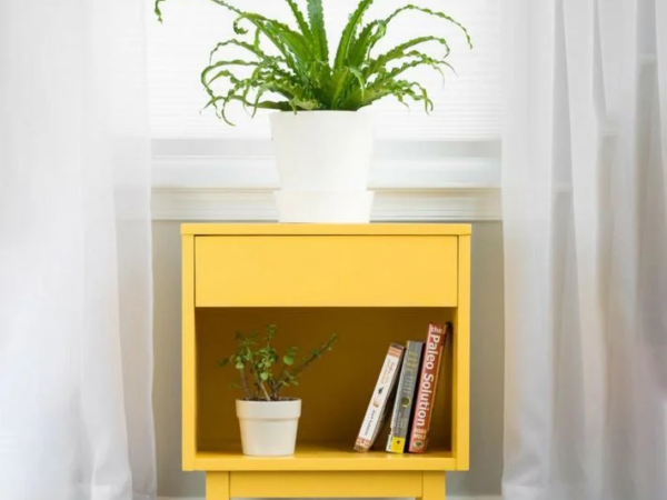 كمودينة من خشب هندسي