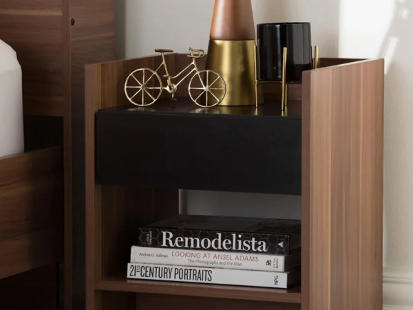 طاولات السرير