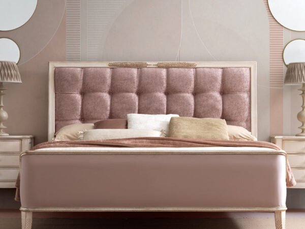 سرير بتصميم فاخر كابوتونية