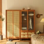 دولاب تخزين ملابس بتصميم عتيق