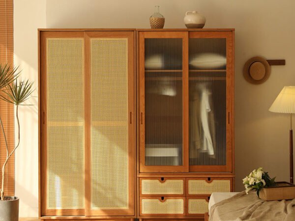 دولاب تخزين ملابس بتصميم عتيق