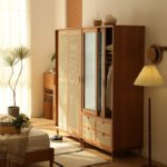 ⁦خزانة تخزين ملابس بتصميم عتيق⁩ - الصورة ⁦3⁩