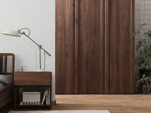 دولاب ملابس بتصميم عتيق خشبي