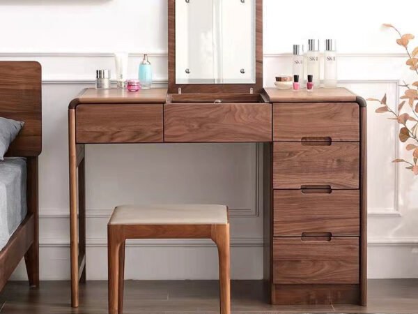 تسريحة خشبية بتصميم عصري بمراة