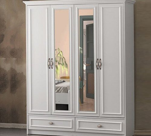 دولاب ملابس أبيض بتصميم مميز .