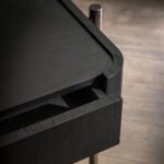 ⁦تسريحة مودرن بتصميم بسيط مع مرآة⁩ - الصورة ⁦3⁩