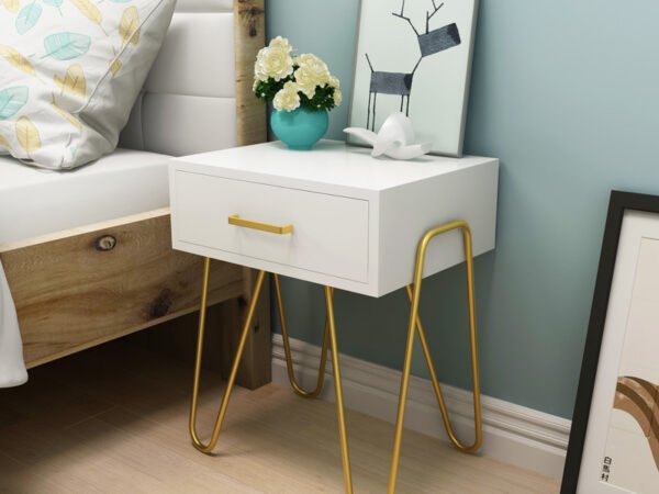 كومودينو ابيض وذهبي