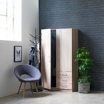 دولاب ملابس خشبي جديد و بسيط