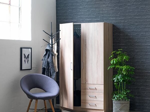 دولاب ملابس خشبي جديد و بسيط