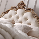 سرير كلاسيكي فاخر بتصميم فرنسي - الصورة 2