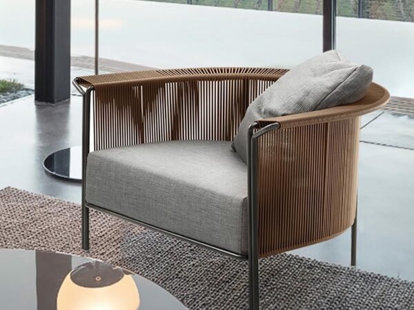 كرسي خيزران فاخر للجلوس بالخارج بتصميم آسيوي رائع