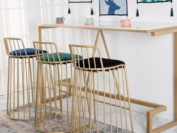 كرسي بار فاخر بتصميم استثنائي