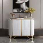 ⁦طاولة كونسول مزخرفة بقاعدة معدنية وسطح رخام⁩ - الصورة ⁦7⁩