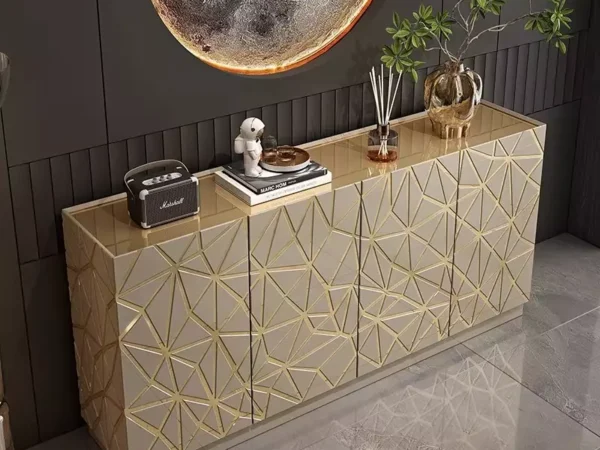 طاولة كونسول مصممة بزخارف أنيقة و فخمة