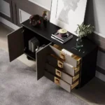 ⁦كونسول يجمع بين الفخامة والتفاصيل العصرية⁩ - الصورة ⁦4⁩