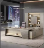 مكتب خشبي بتصميم انيق