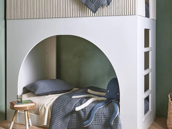 سرير أطفال بدورين بتصميم مودرن