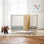 سرير أطفال بتصميم بسيط - الصورة 3