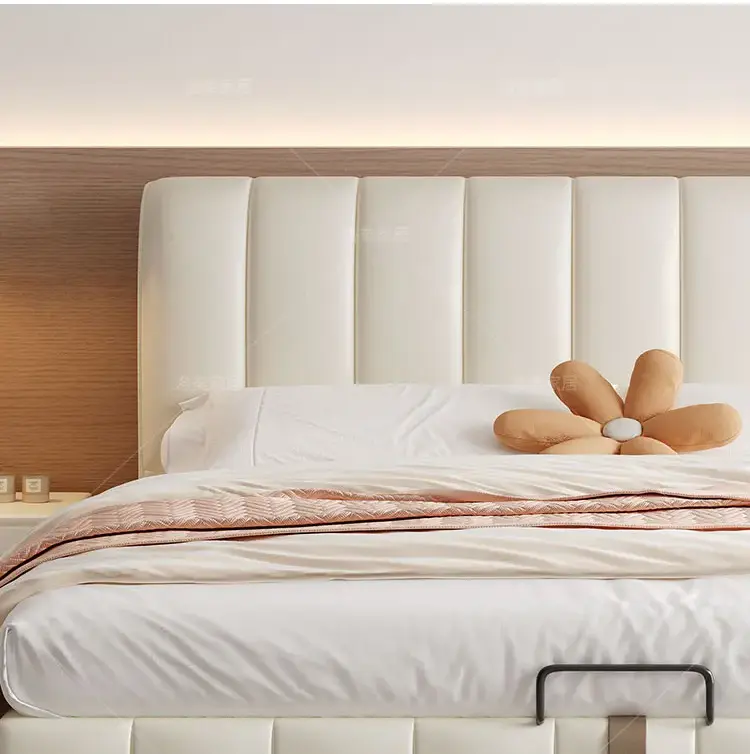 سرير غرفة نوم بتصميم فاخر مميز